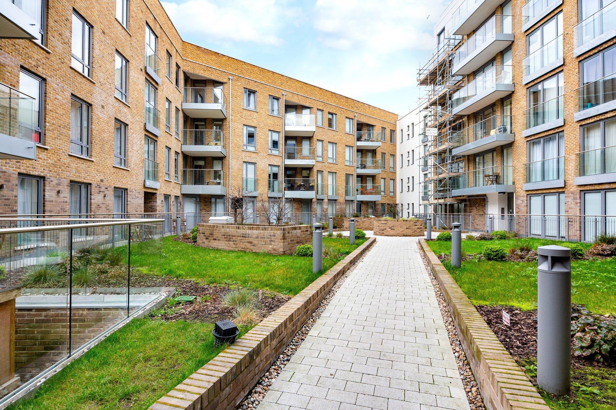 Two Bedroom Serviced Apartment With Balcony In Weymouth Building, Deacon Street London Bagian luar foto