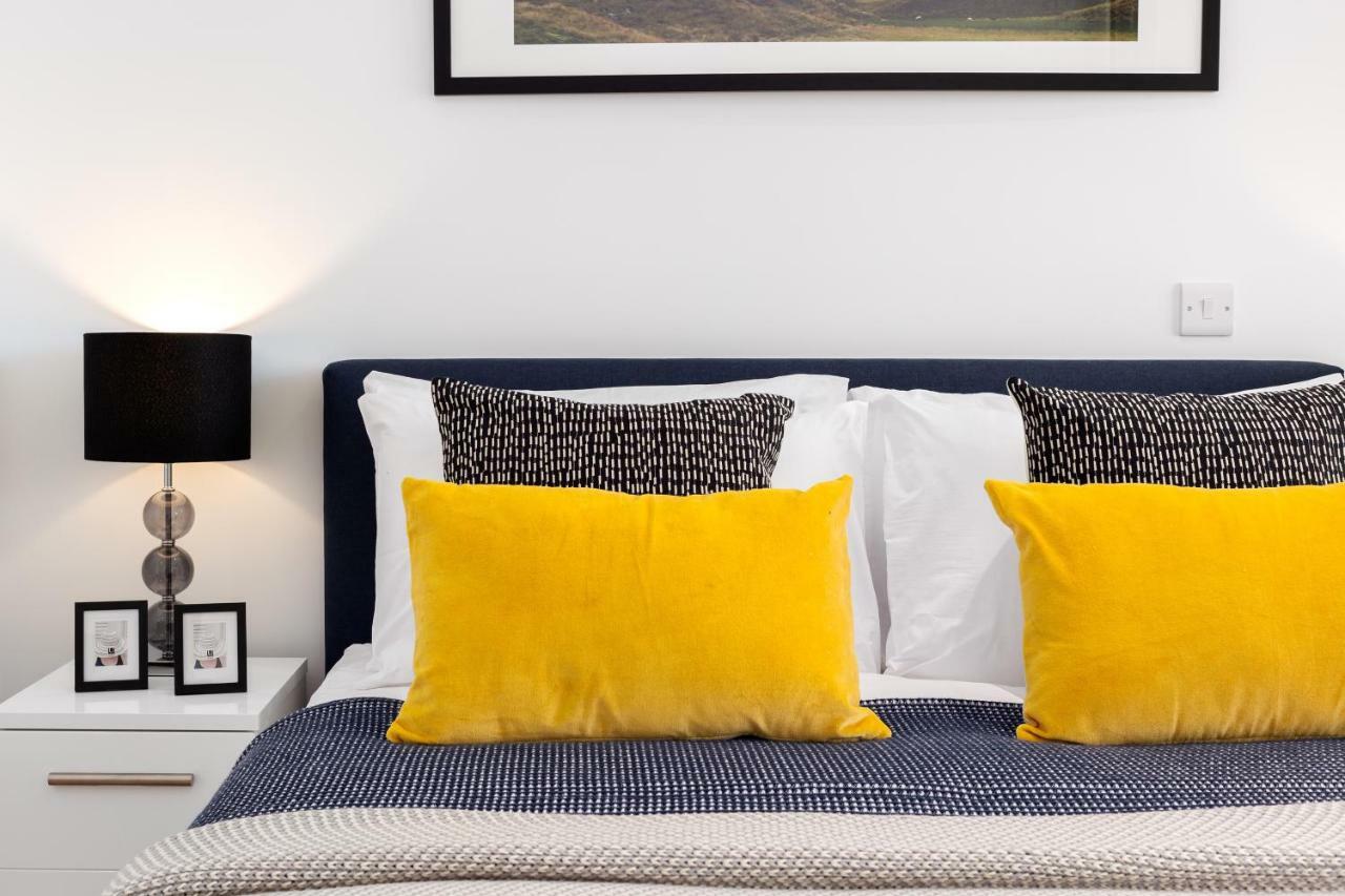 Two Bedroom Serviced Apartment With Balcony In Weymouth Building, Deacon Street London Bagian luar foto